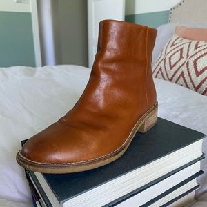 Sperry Topsider Women’s Leather Chelsea Booties